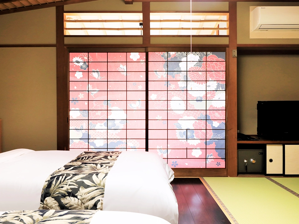 写真：【檜風呂付】和洋室 10畳＋広縁